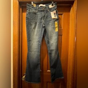 Signature by Levi Strauss & Co. Gold Label Totally Shaping Jeans